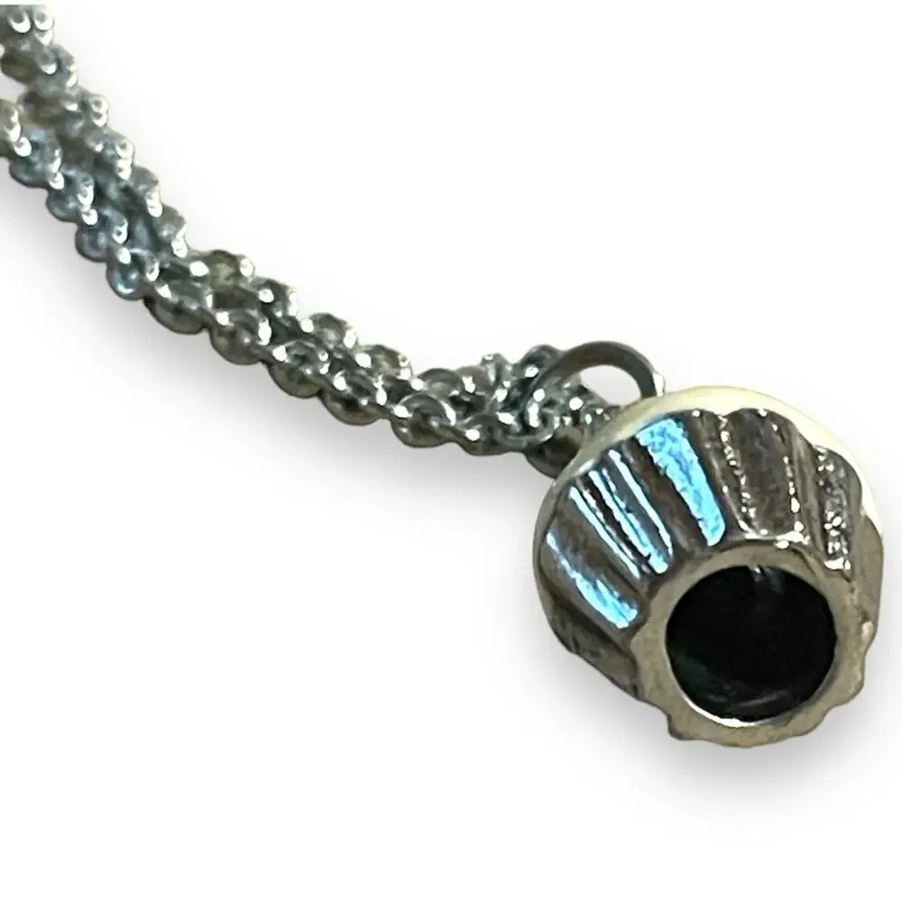 Unbranded cupcake necklace